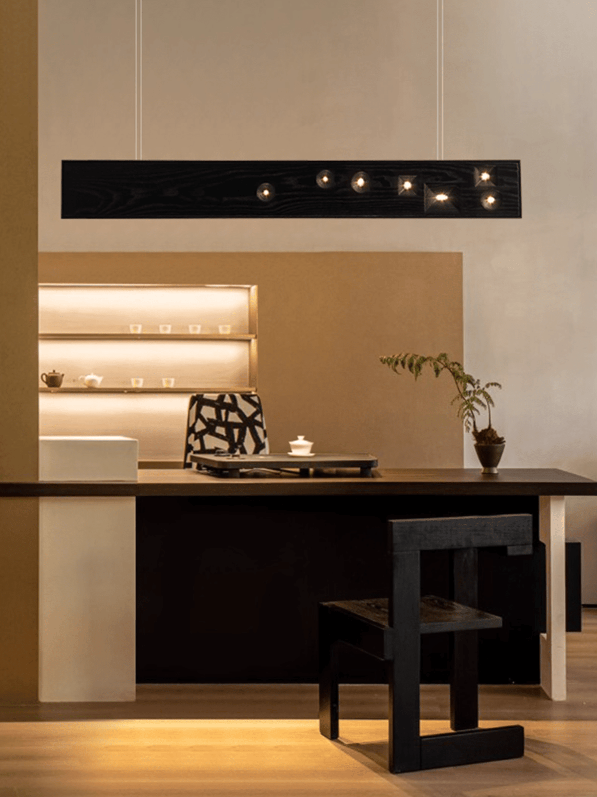 Elvorora lámpara colgante de madera Gemstone lineal LED