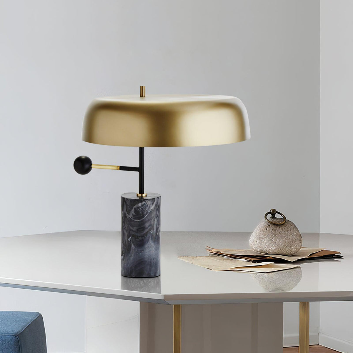 Vovena lámpara de mesa de mármol