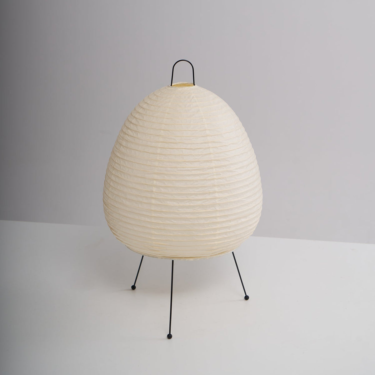Tranquilux lámpara de mesa de papel inspirada en Japón