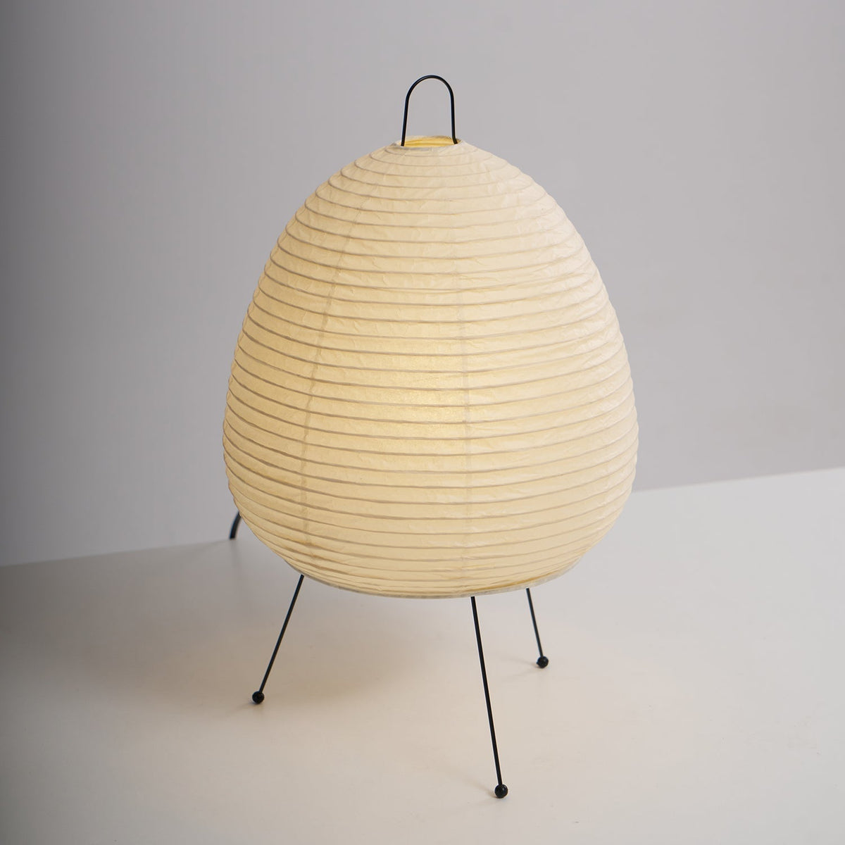 Tranquilux lámpara de mesa de papel inspirada en Japón