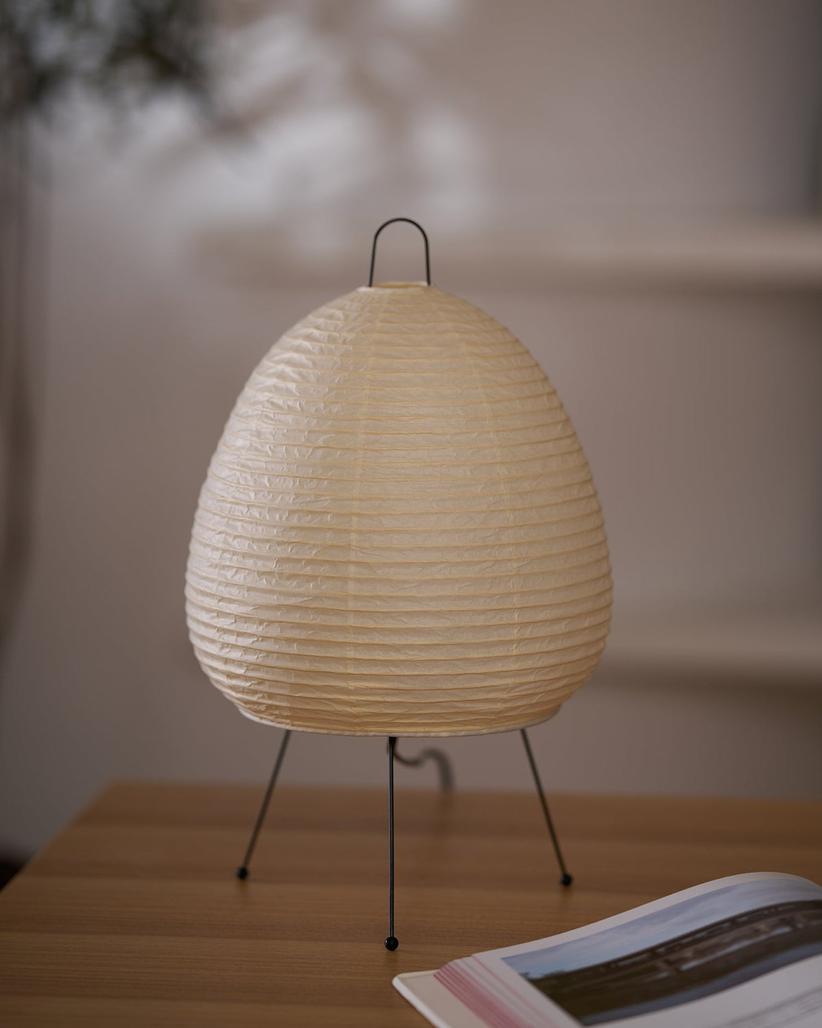 Tranquilux lámpara de mesa de papel inspirada en Japón