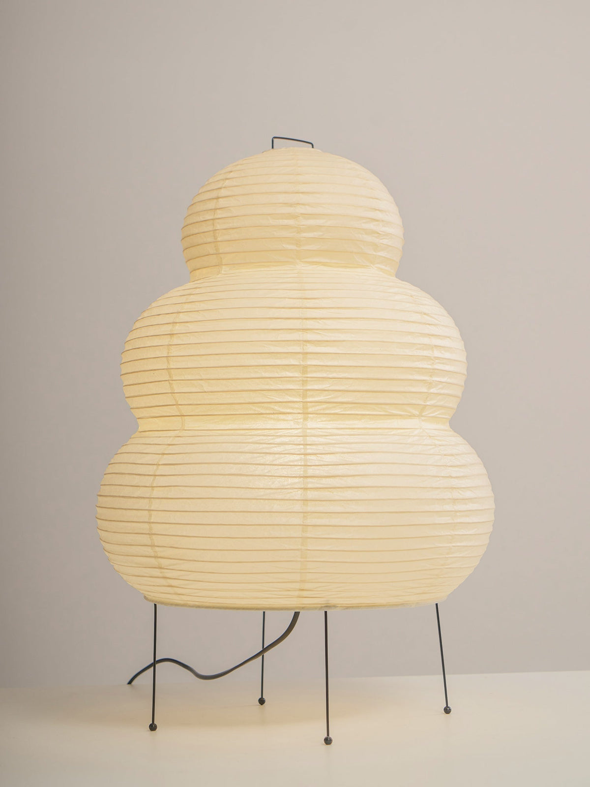 Tranquilux lámpara de mesa de papel inspirada en Japón