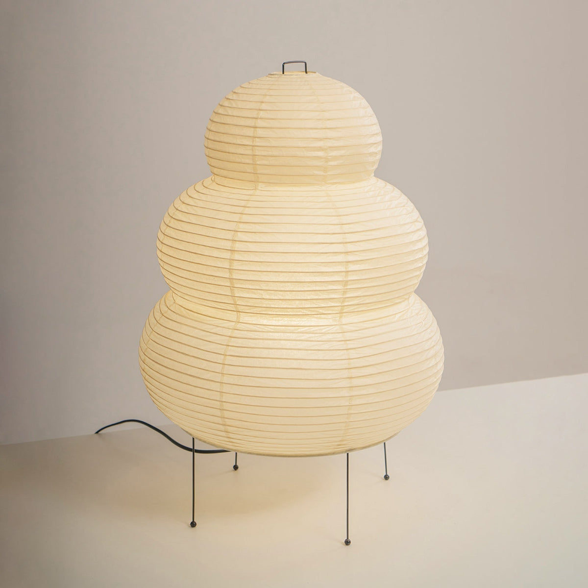 Tranquilux lámpara de mesa de papel inspirada en Japón