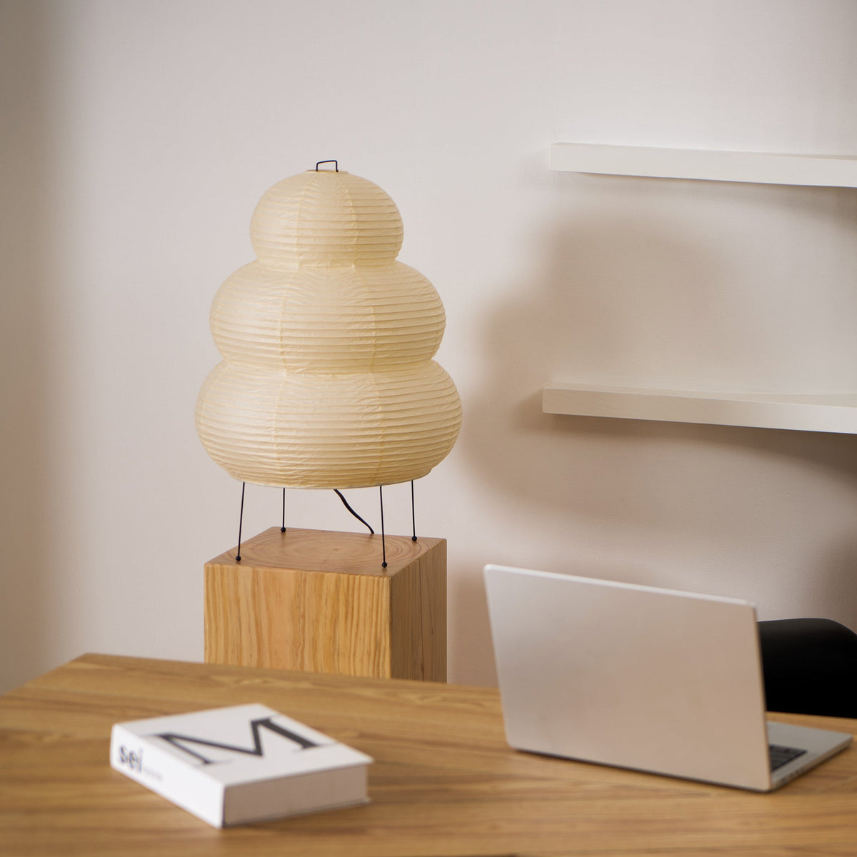Tranquilux lámpara de mesa de papel inspirada en Japón