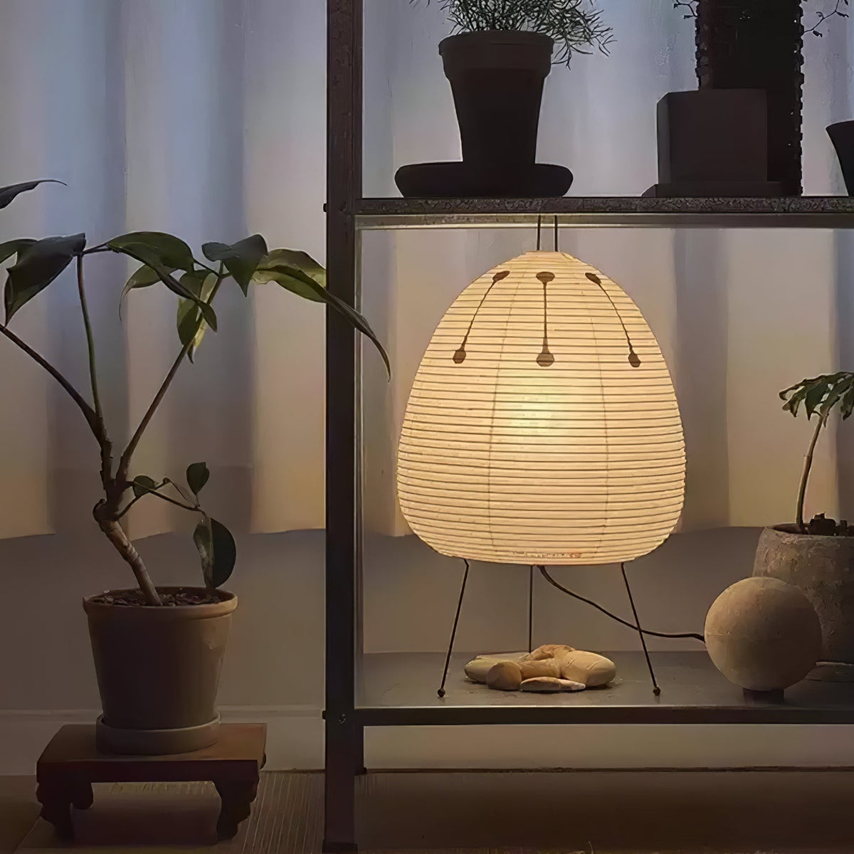 Tranquilux lámpara de mesa de papel inspirada en Japón