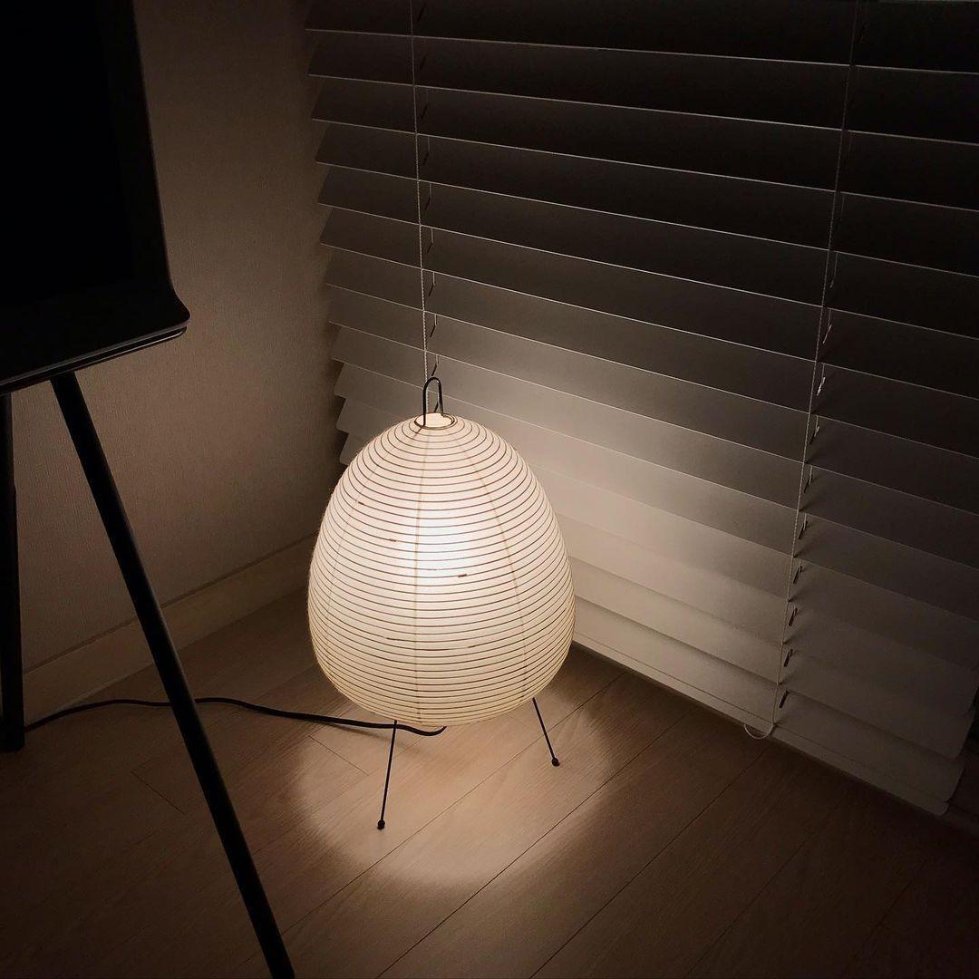Tranquilux lámpara de mesa de papel inspirada en Japón