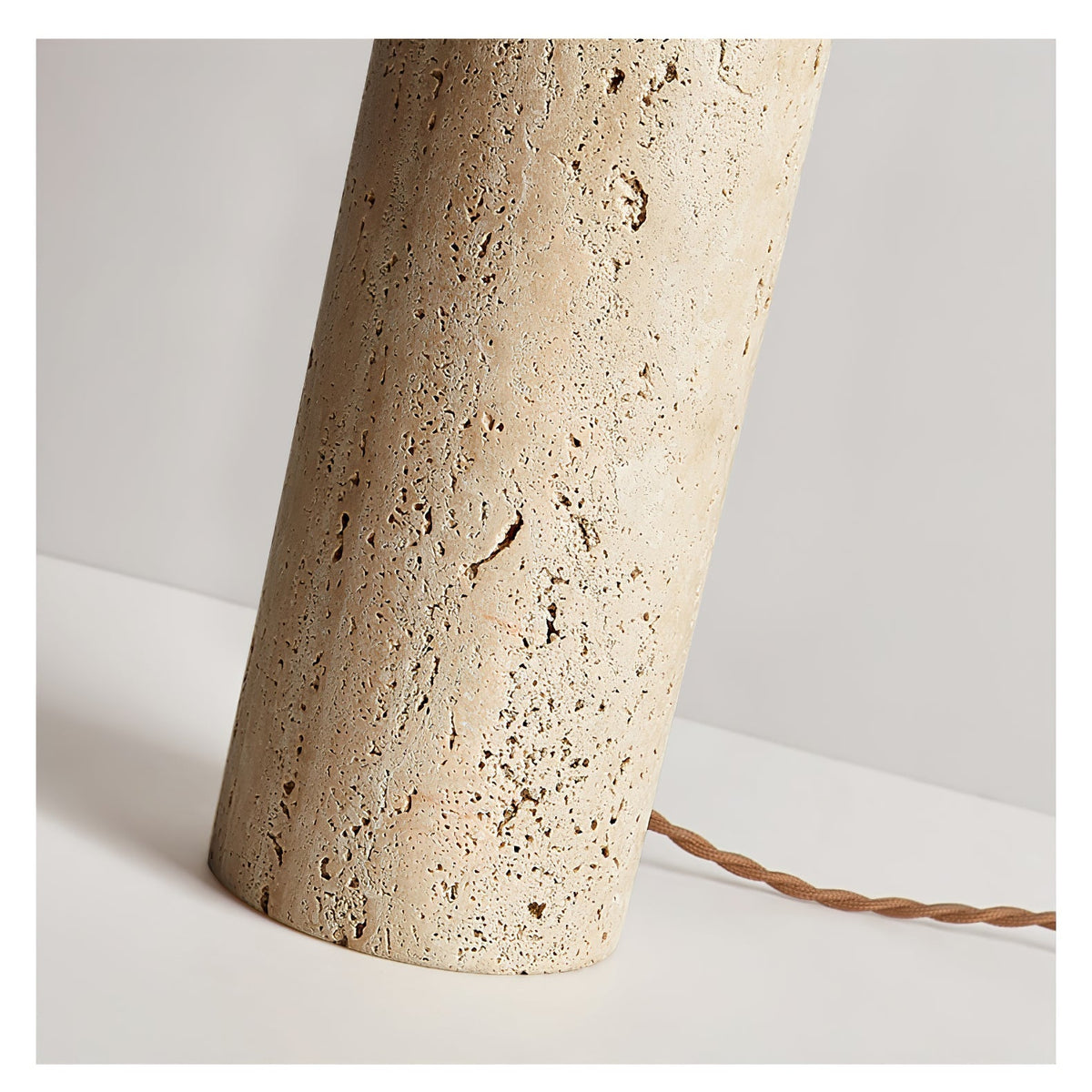 Tion travertino lámpara de mesa