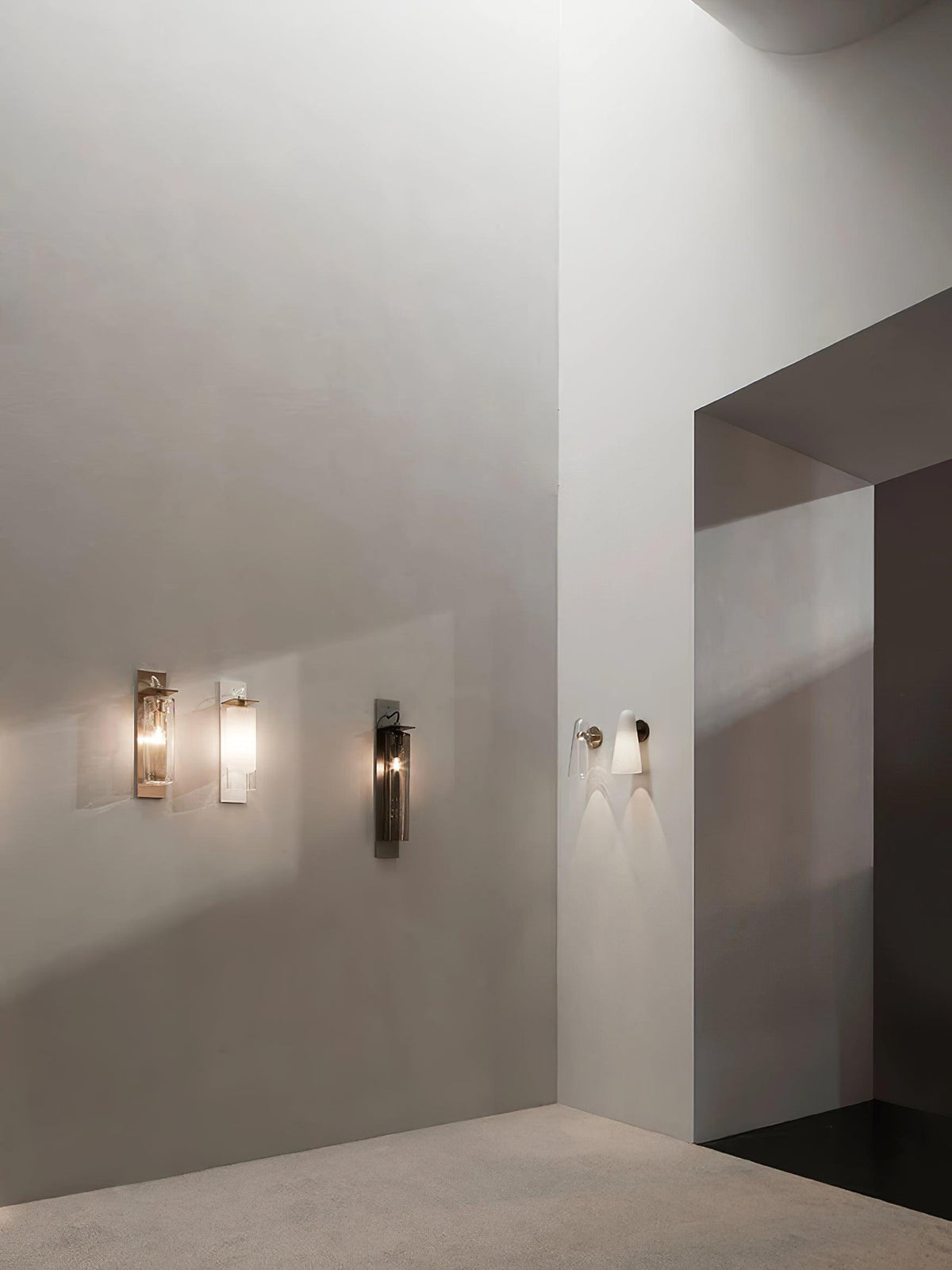 Velivira aplique de pared con pantalla cónica de vidrio