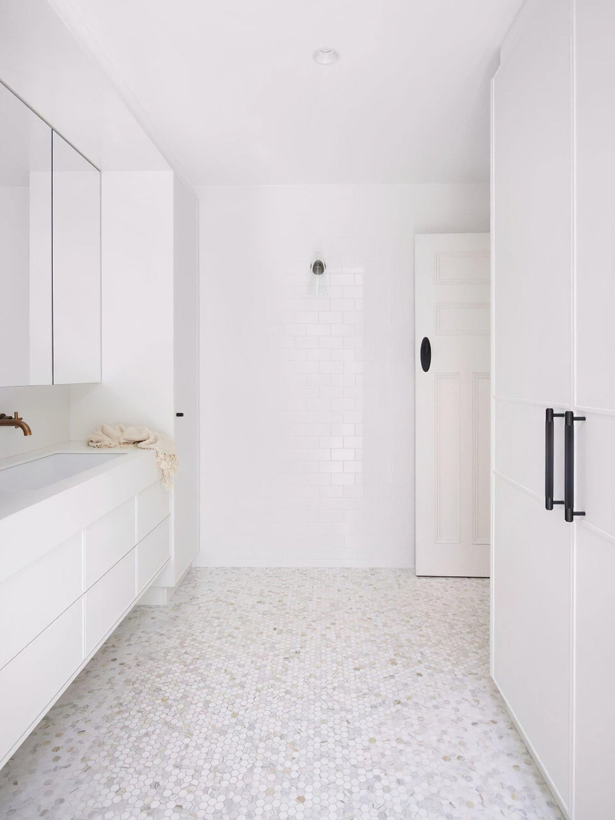 Lioririella aplique de pared con pantalla de vidrio cónico