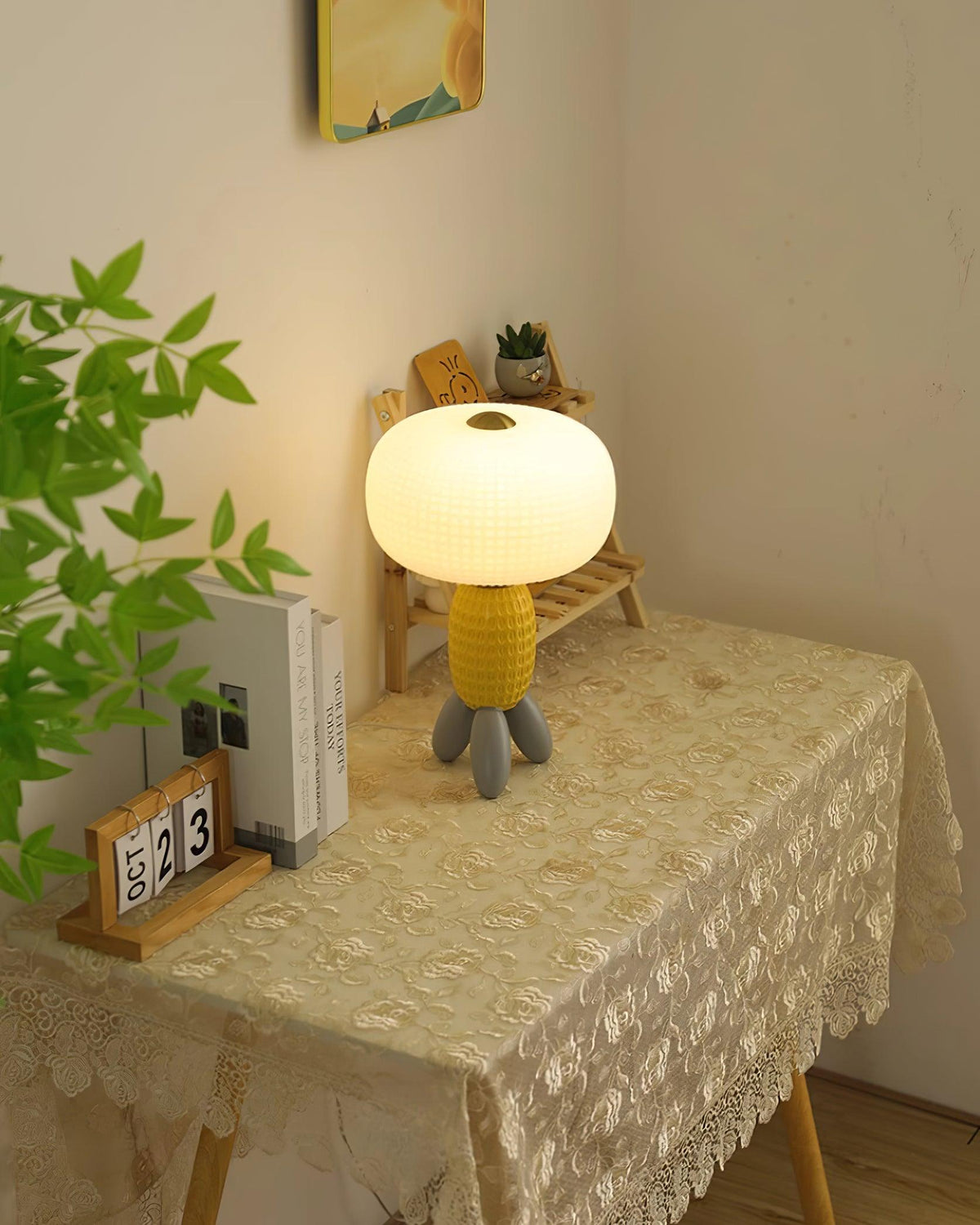 Eirarielle lámpara de mesa moderna de vidrio