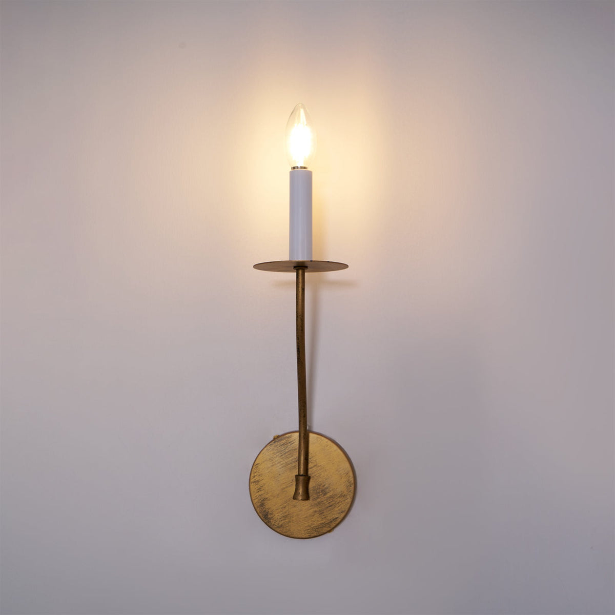 Eris  Wall Lamp Brass