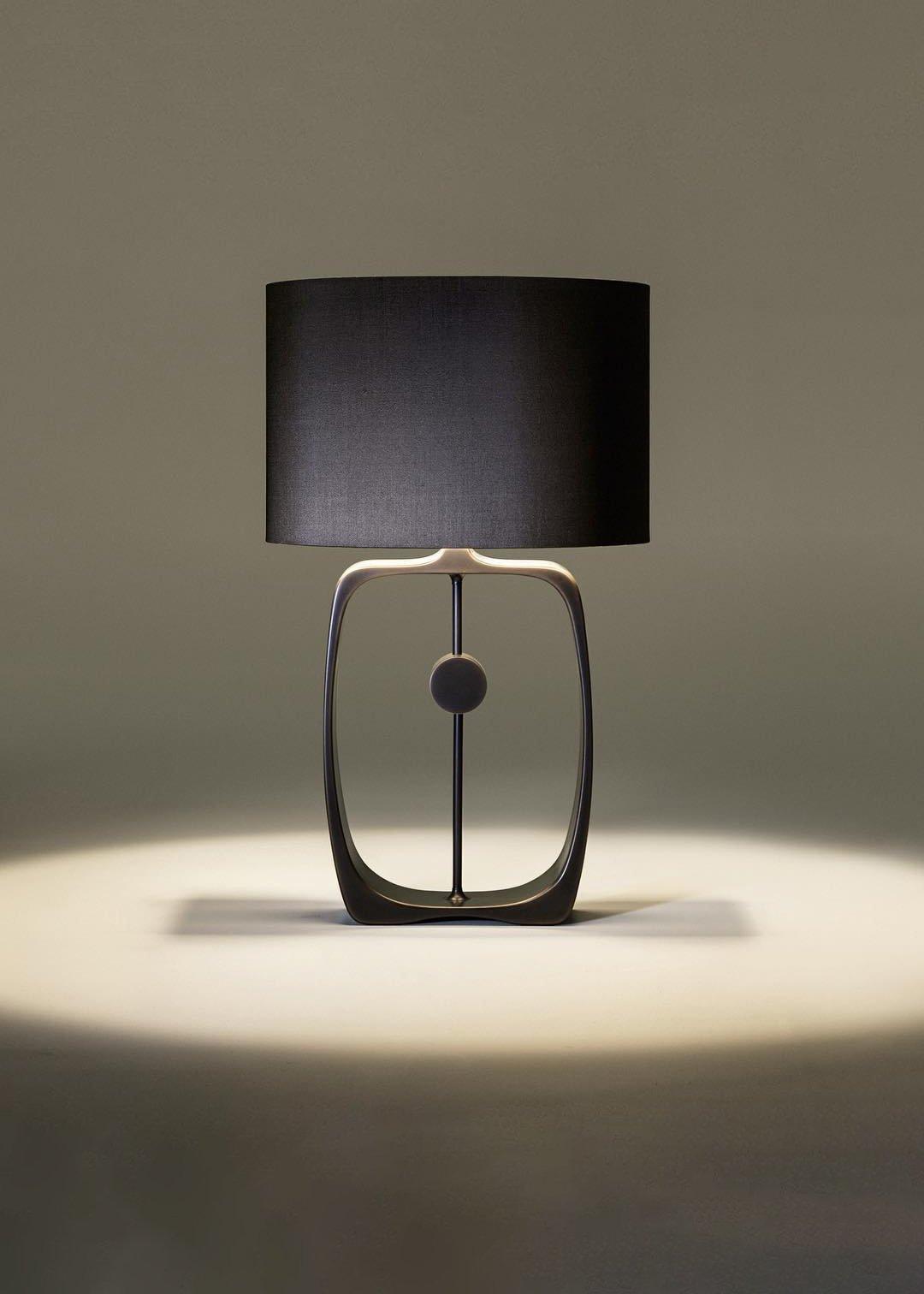 Frank lámpara de mesa contemporánea
