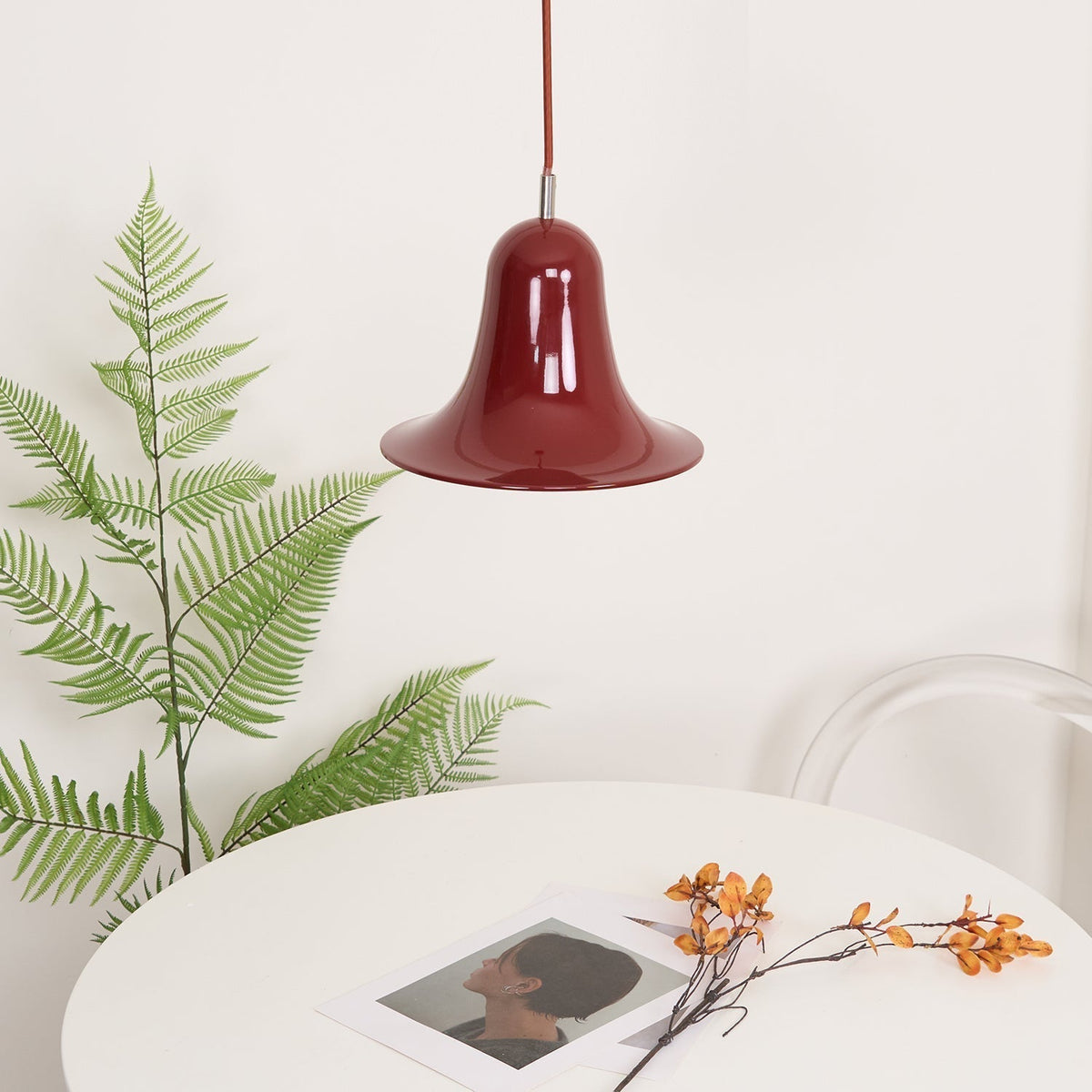 Nevin lámpara colgante minimalista con pantalla en forma de campana