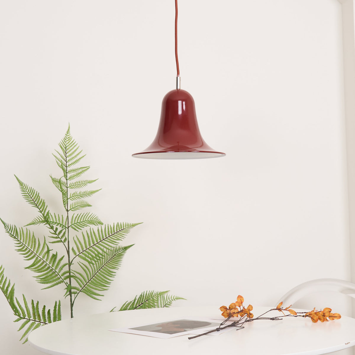 Nevin lámpara colgante minimalista con pantalla en forma de campana