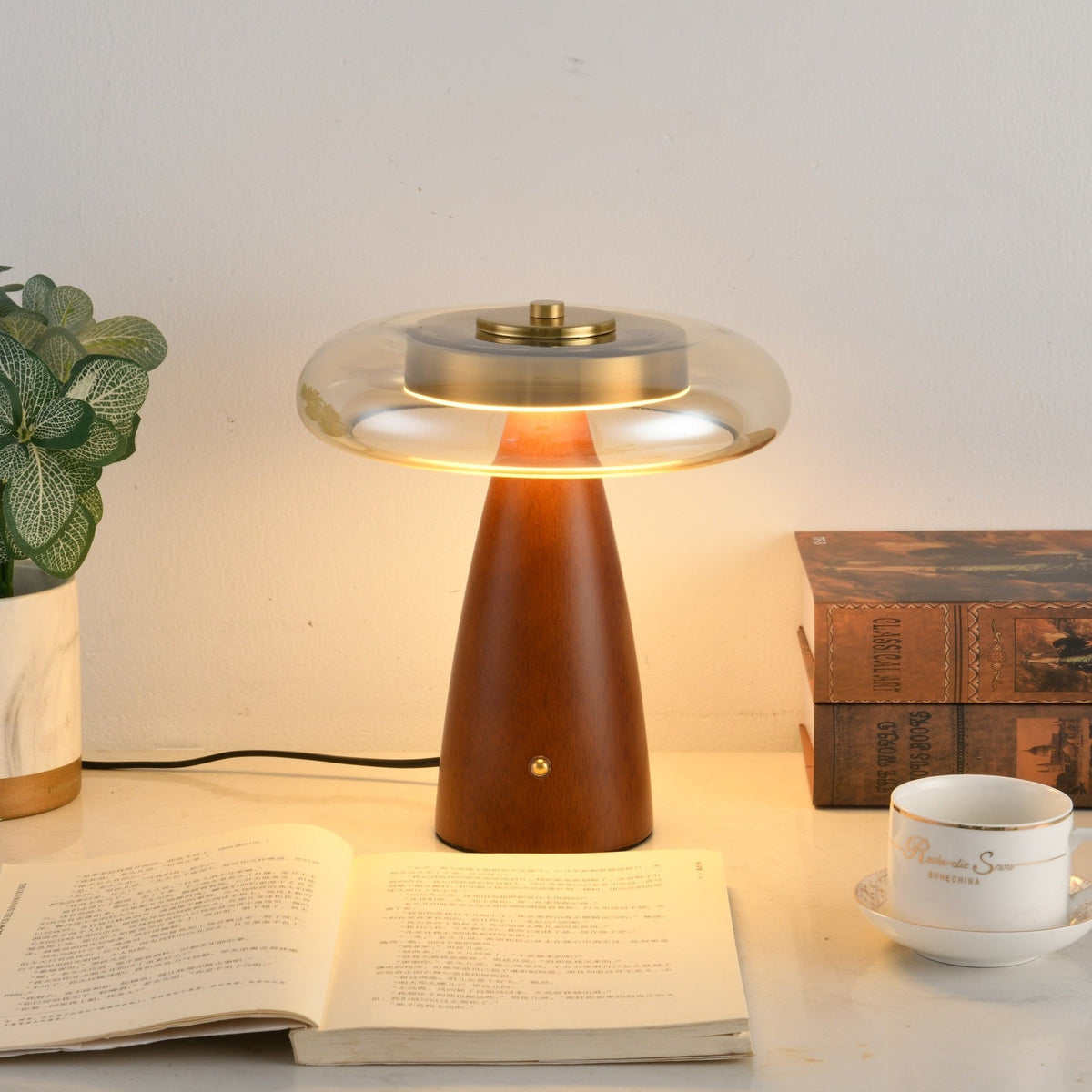 Lámpara de mesa de vidrio con forma de seta
