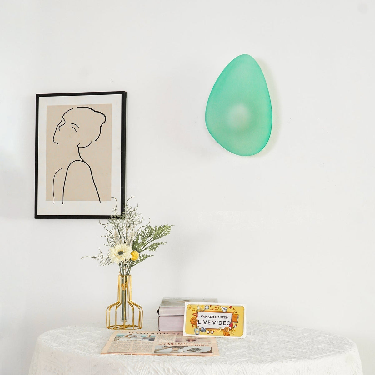 Eirinina aplique de pared con vidrio