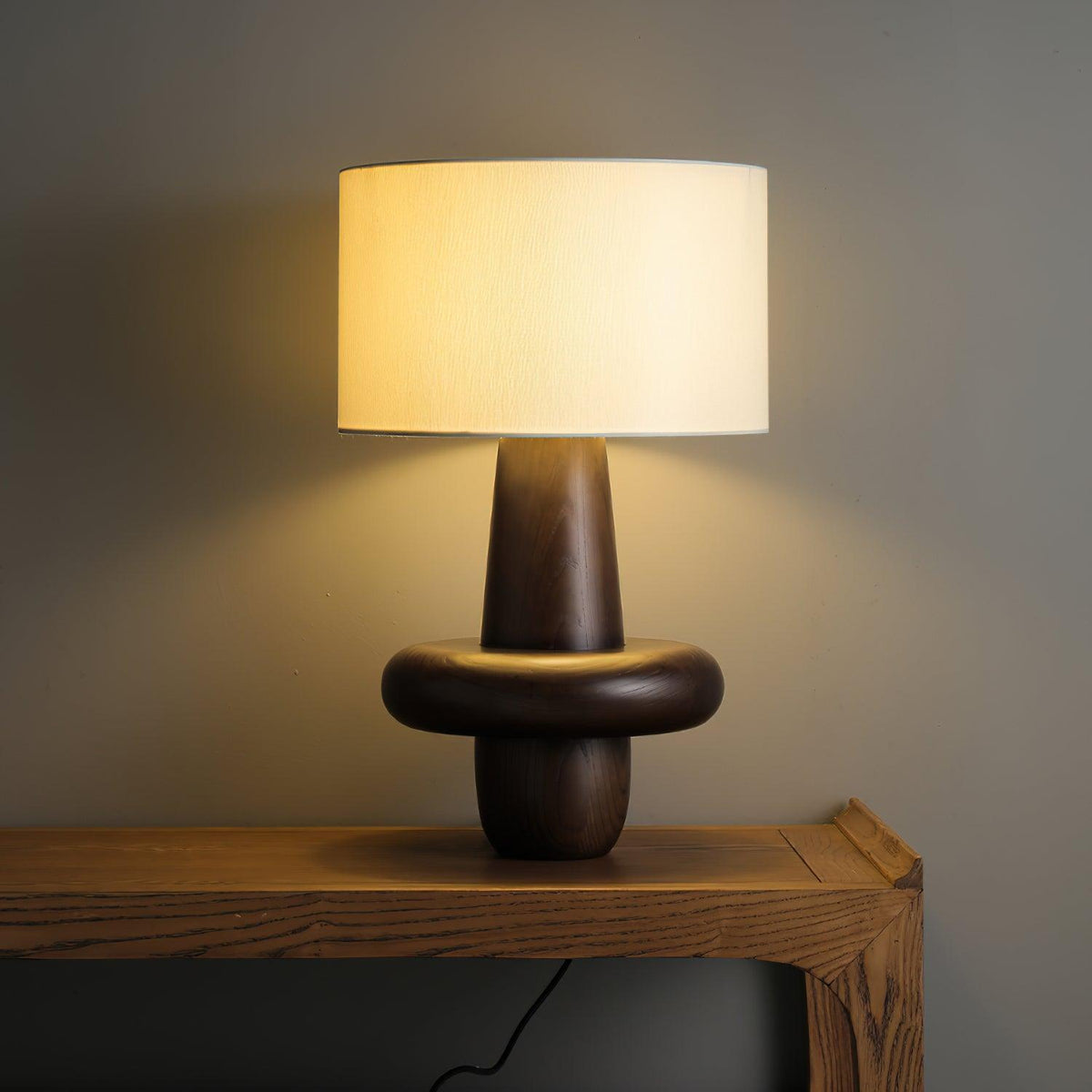 Lámpara de mesa minimalista de madera
