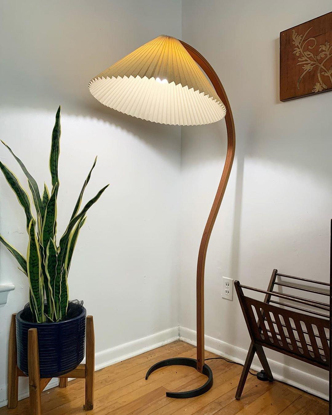 Viaro lámpara de pie de madera