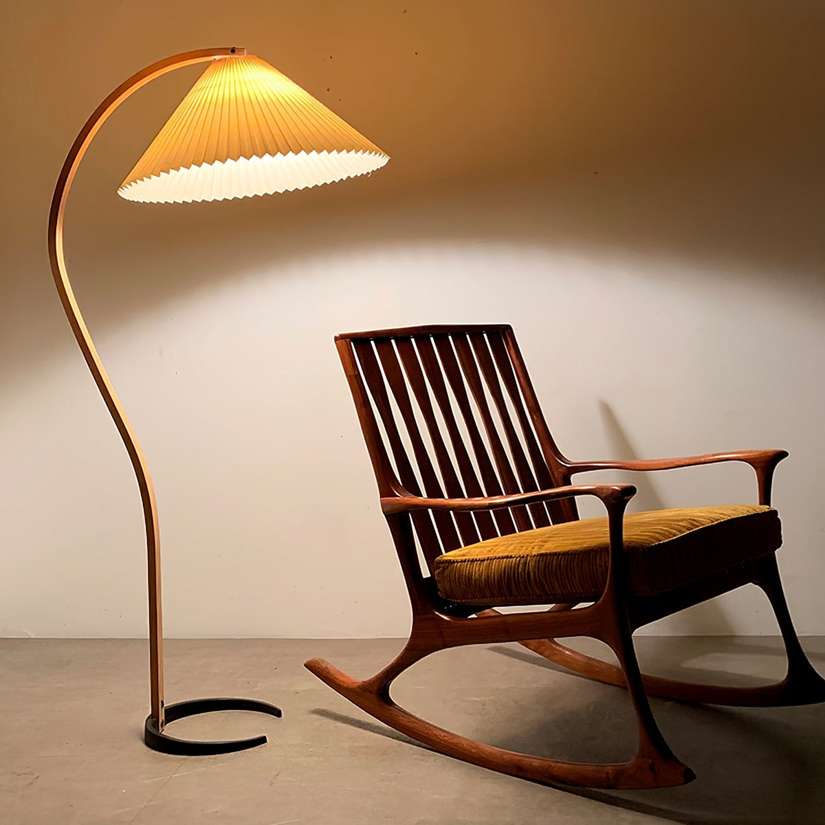 Viaro lámpara de pie de madera