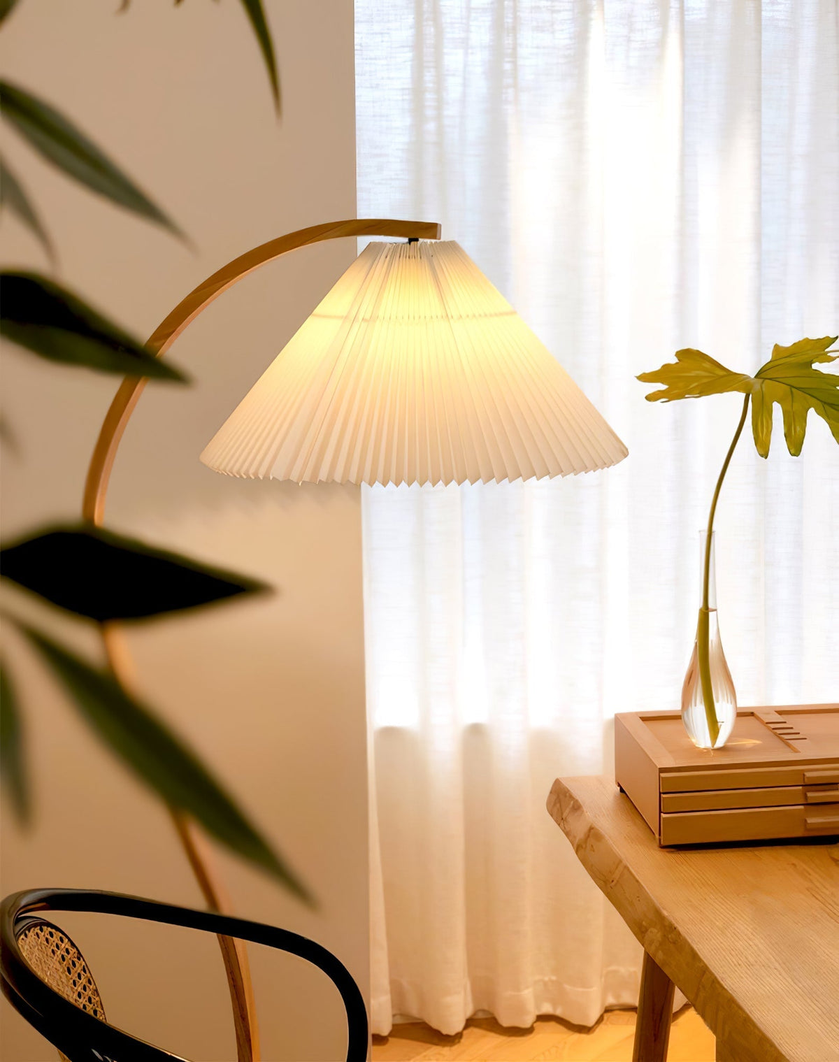 Viaro lámpara de pie de madera