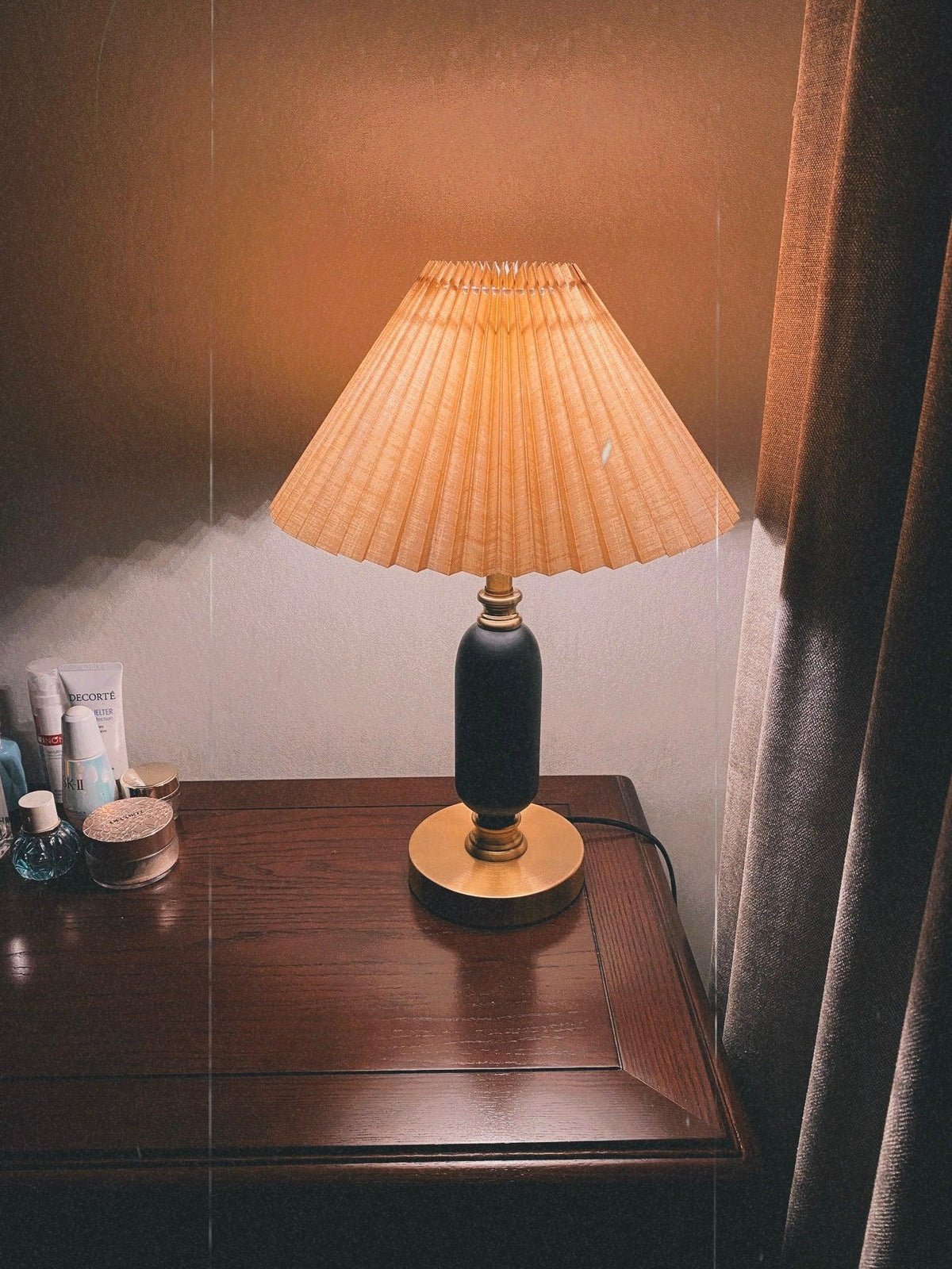 Aurmarila lámpara de mesa de tejido