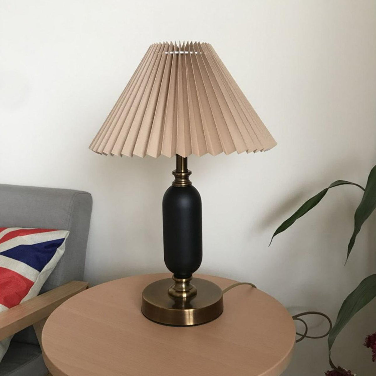 Aurmarila lámpara de mesa de tejido