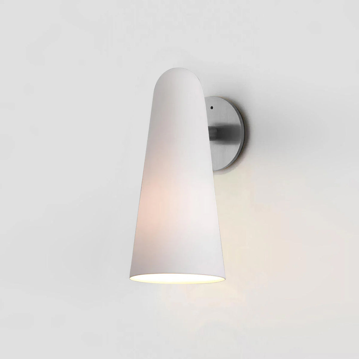 Lioririella aplique de pared con pantalla de vidrio cónico