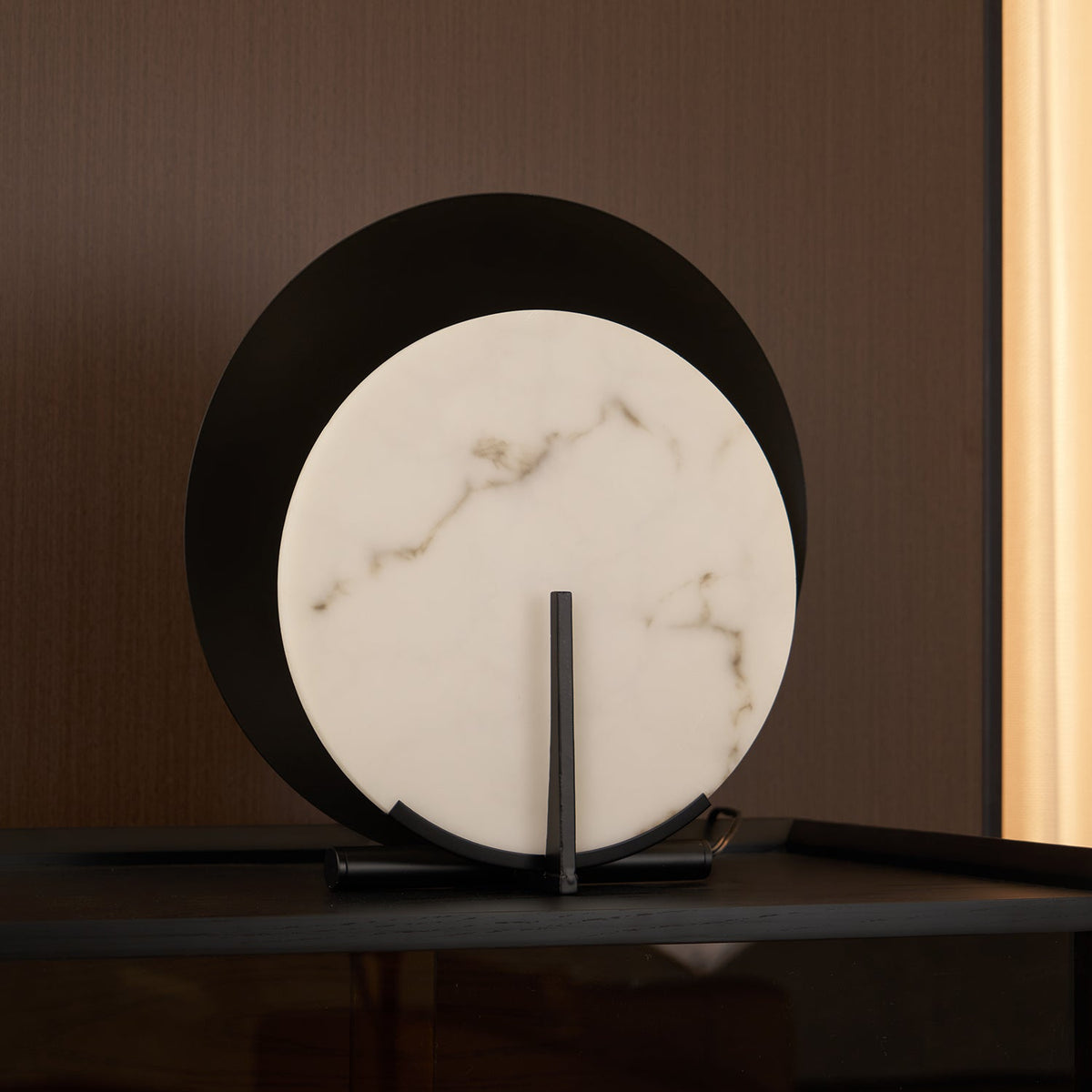 Astix lámpara de mesa de medio círculo en alabastro