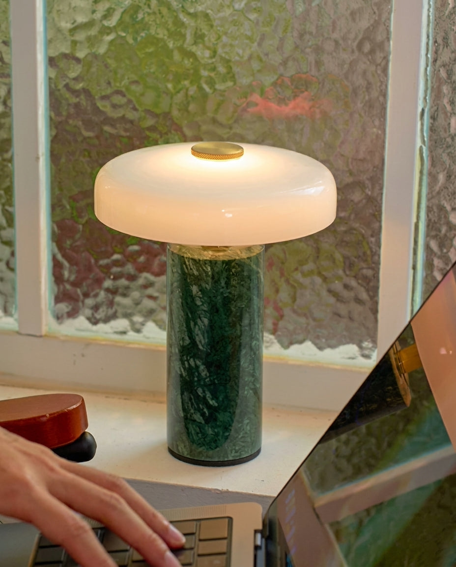 Lámpara de mesa Casterstone