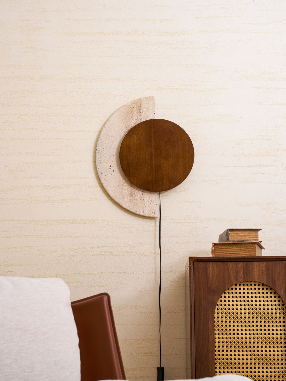 Crescent Halo enchufe-in aplique de pared enchufable