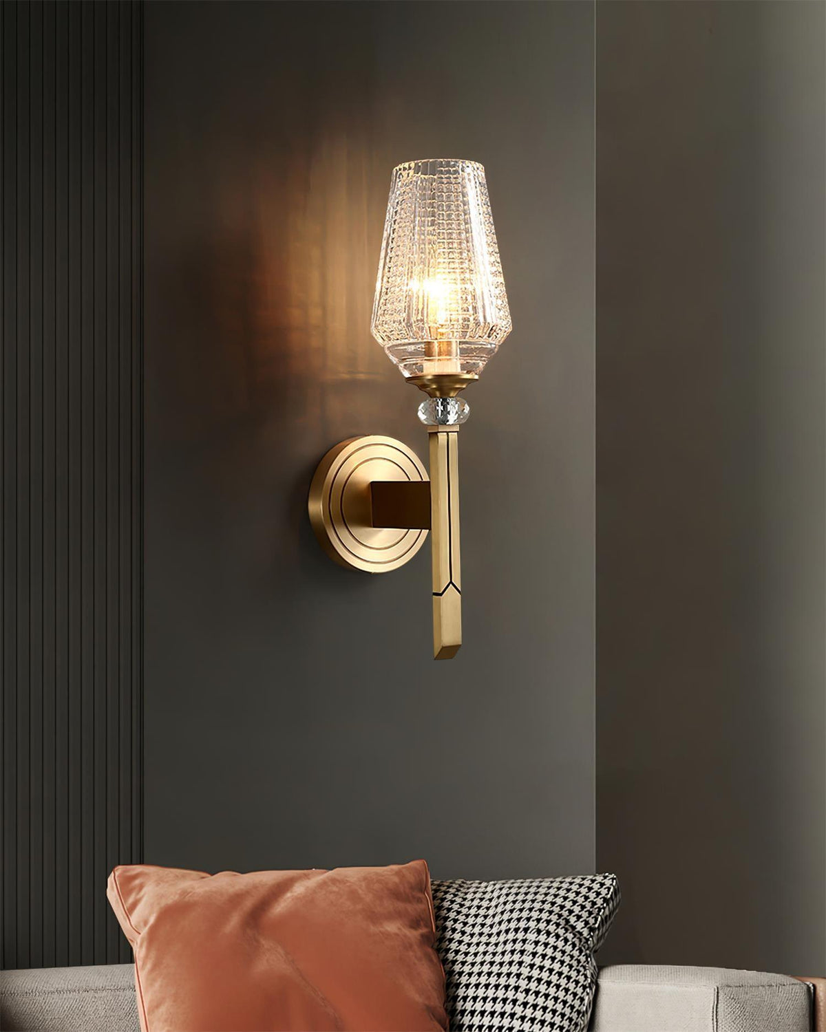 Elyisora aplique de pared en latón con cristal
