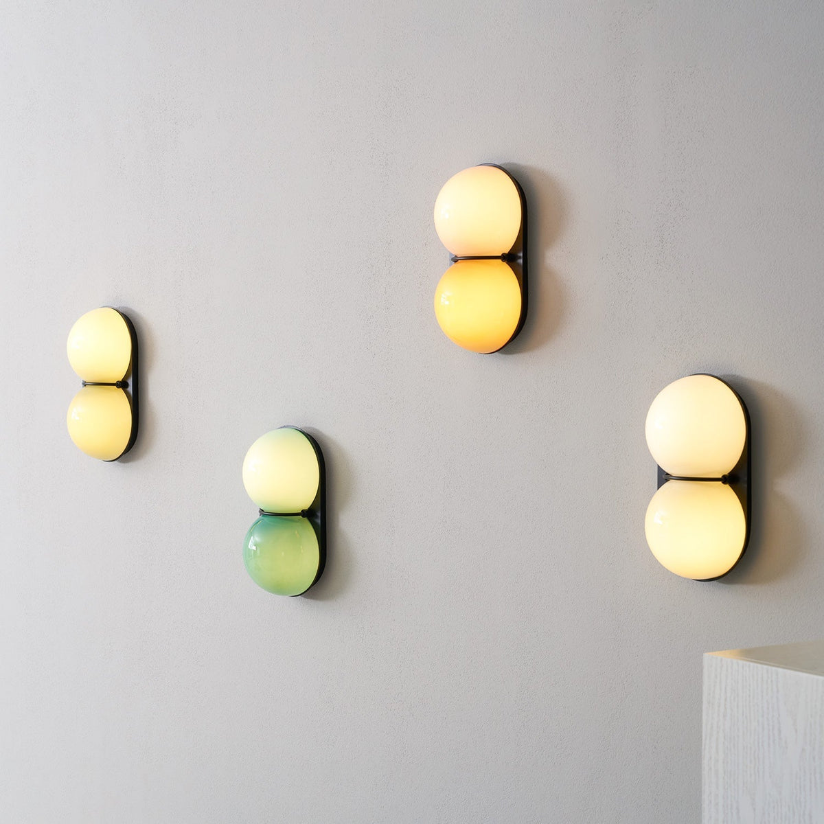 Two aplique de pared Globo vidrio