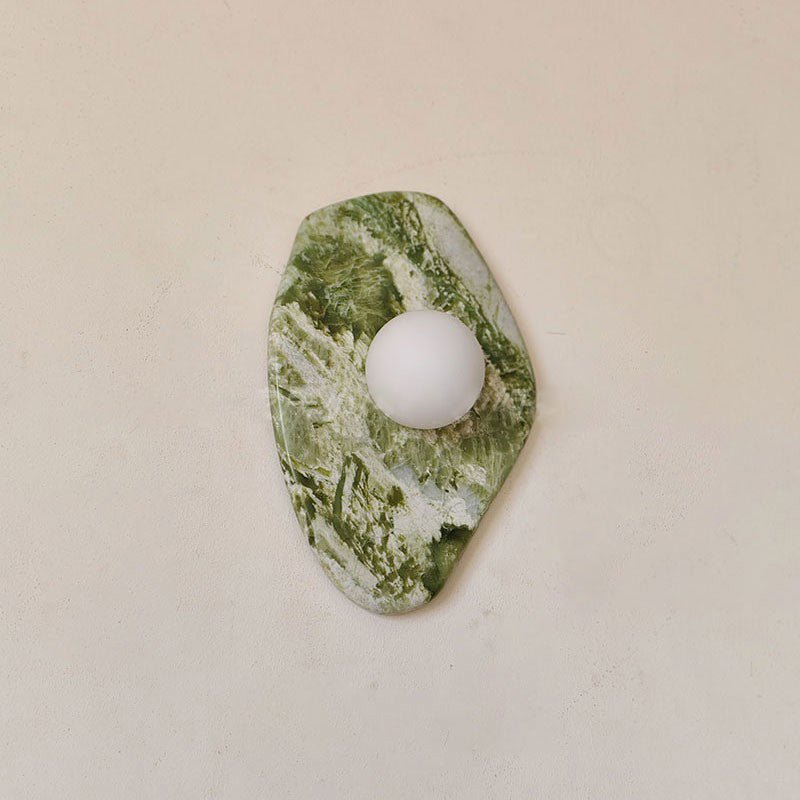 Avi Lámpara de Pared Orgánica de Mármol Verde