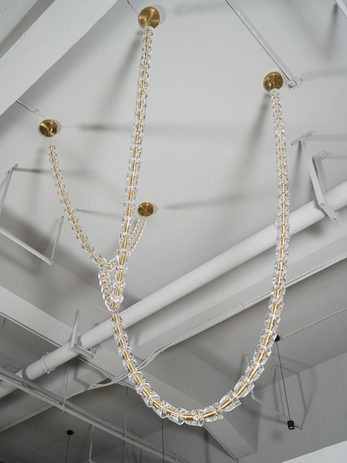 Elyisaine lámpara de araña cristal dorado LED 3-Line