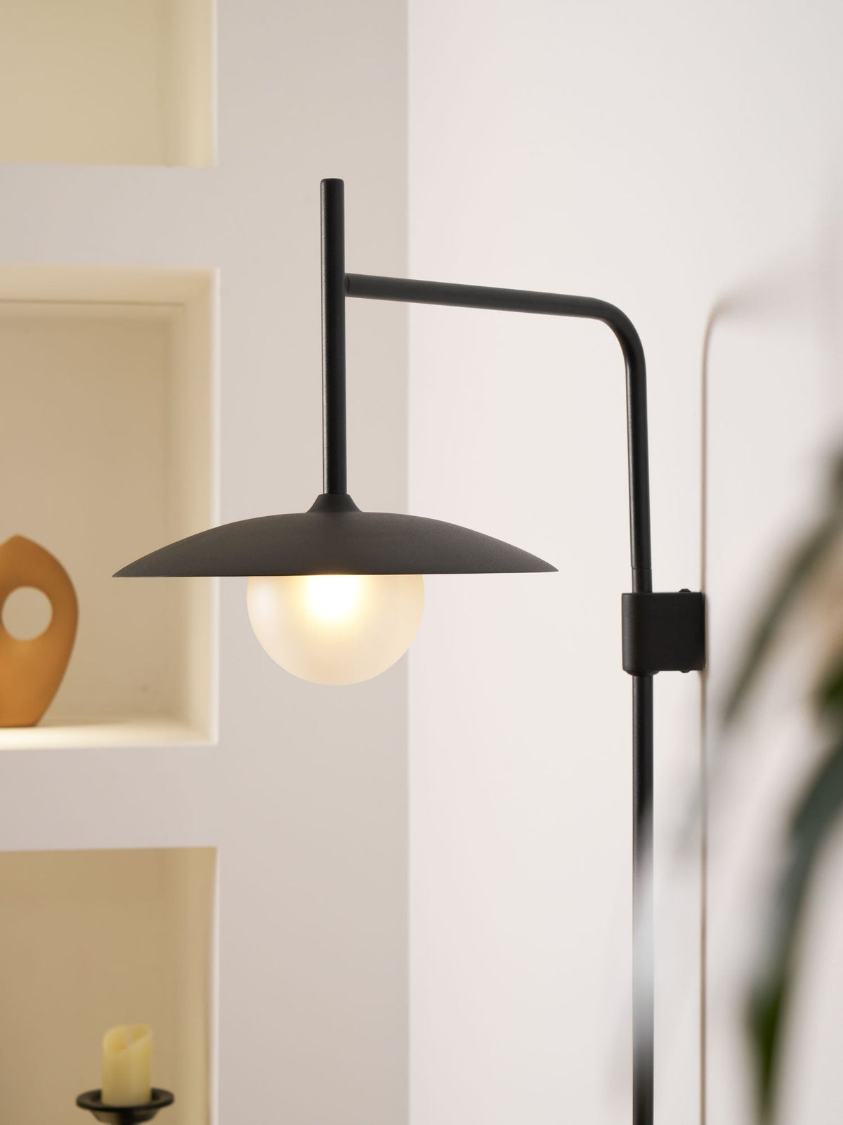Paxon aplique de pared Swing Arm con vidrio enchufable