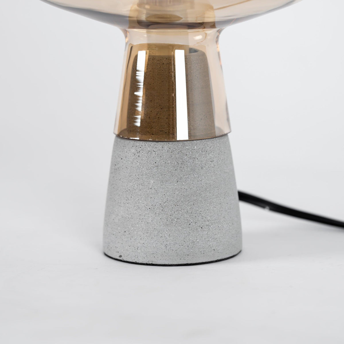 Elairella lámpara de mesa minimalista en cemento