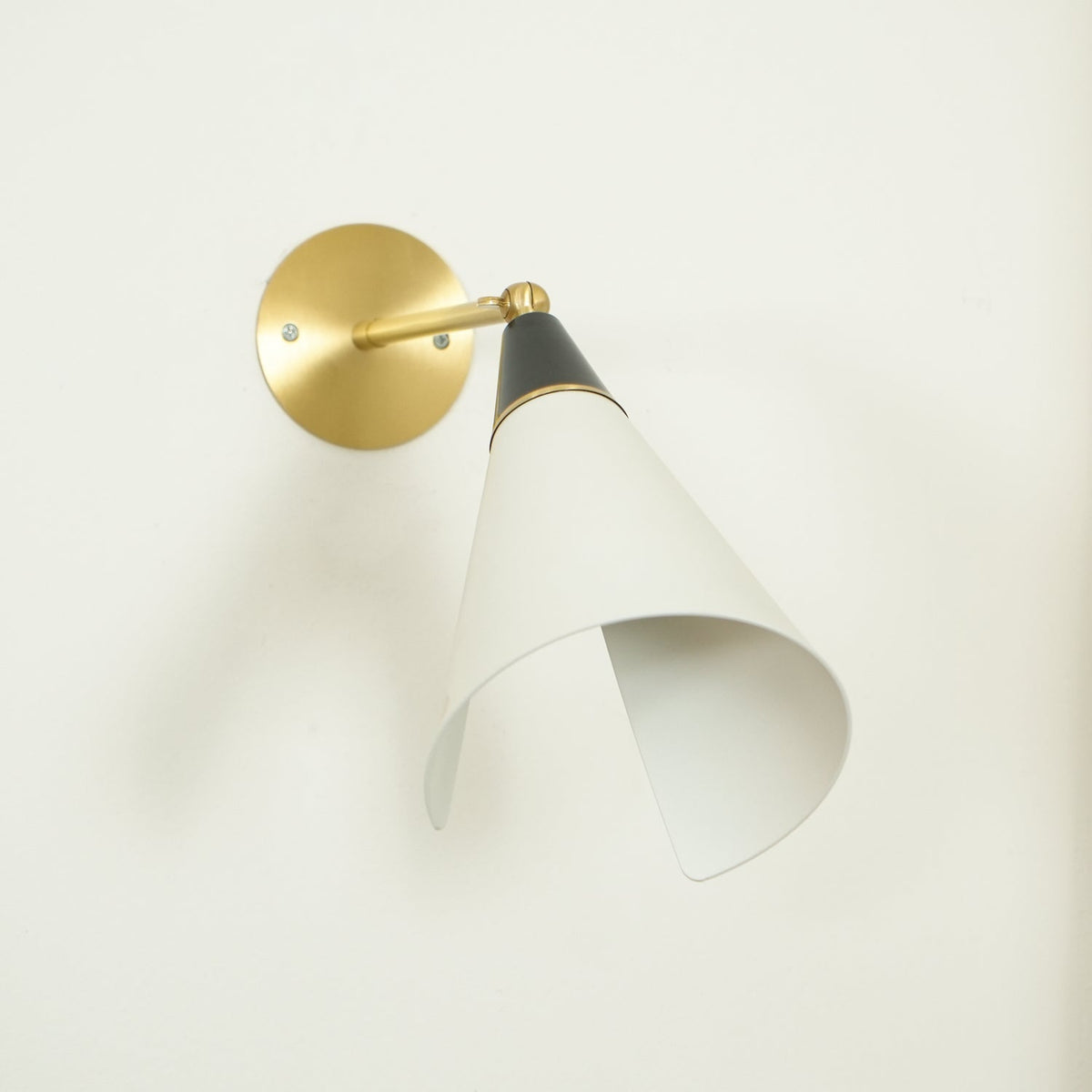 Orieiella aplique de pared moderno minimalista de latón