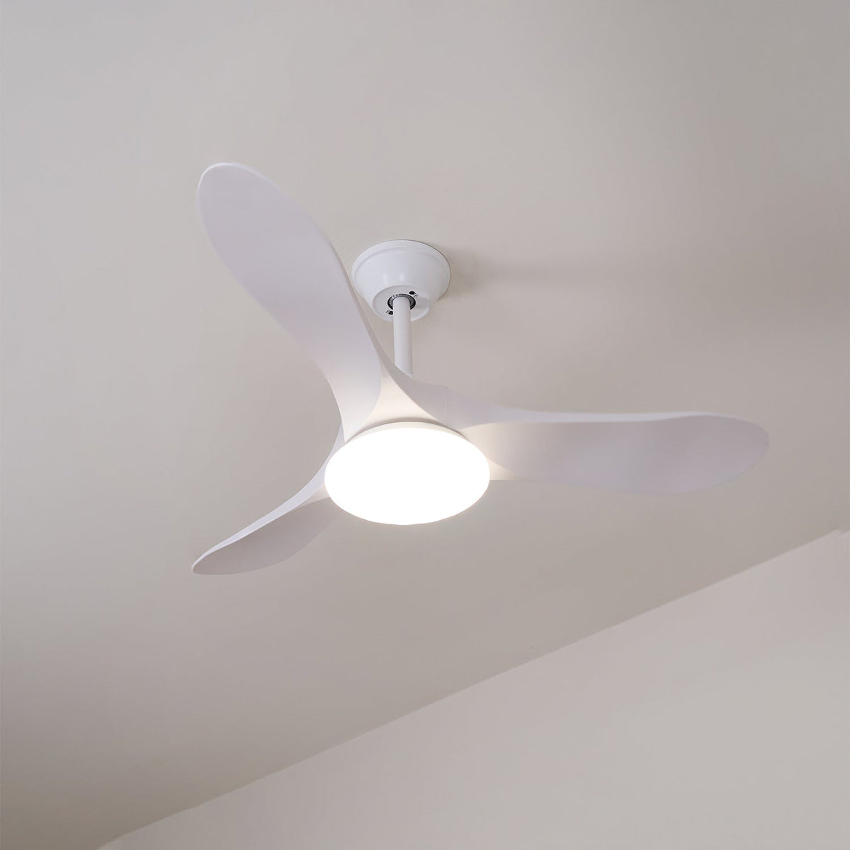 Ventilador de Techo Moderno Velix de Madera con Luz