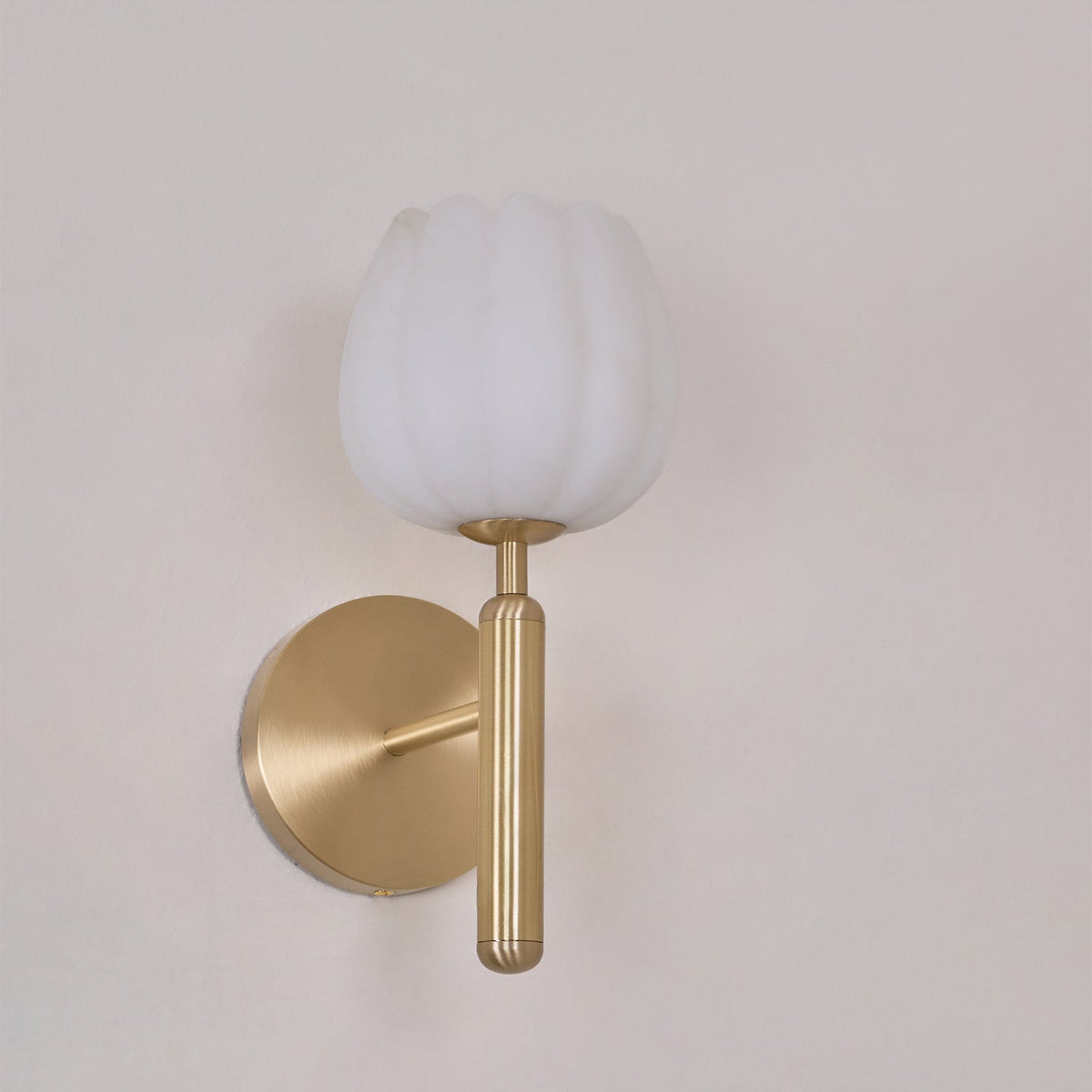 Nivarina aplique de pared Floral alabastro latón