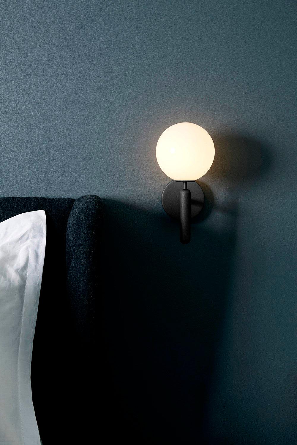 Kynlo aplique de pared con globos de vidrio claro estilo nórdico enchufable esfera