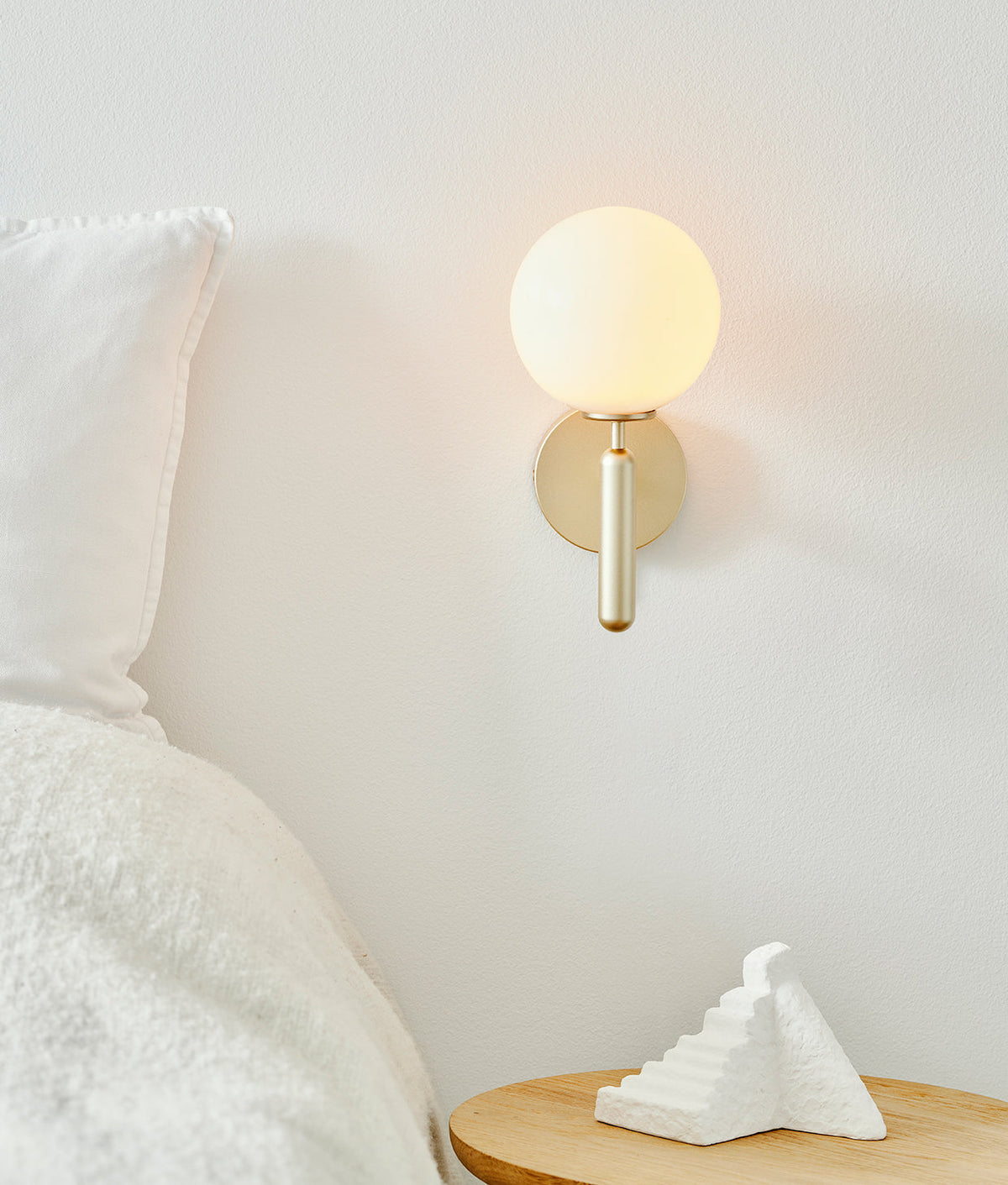 Kynlo aplique de pared con globos de vidrio claro estilo nórdico enchufable esfera