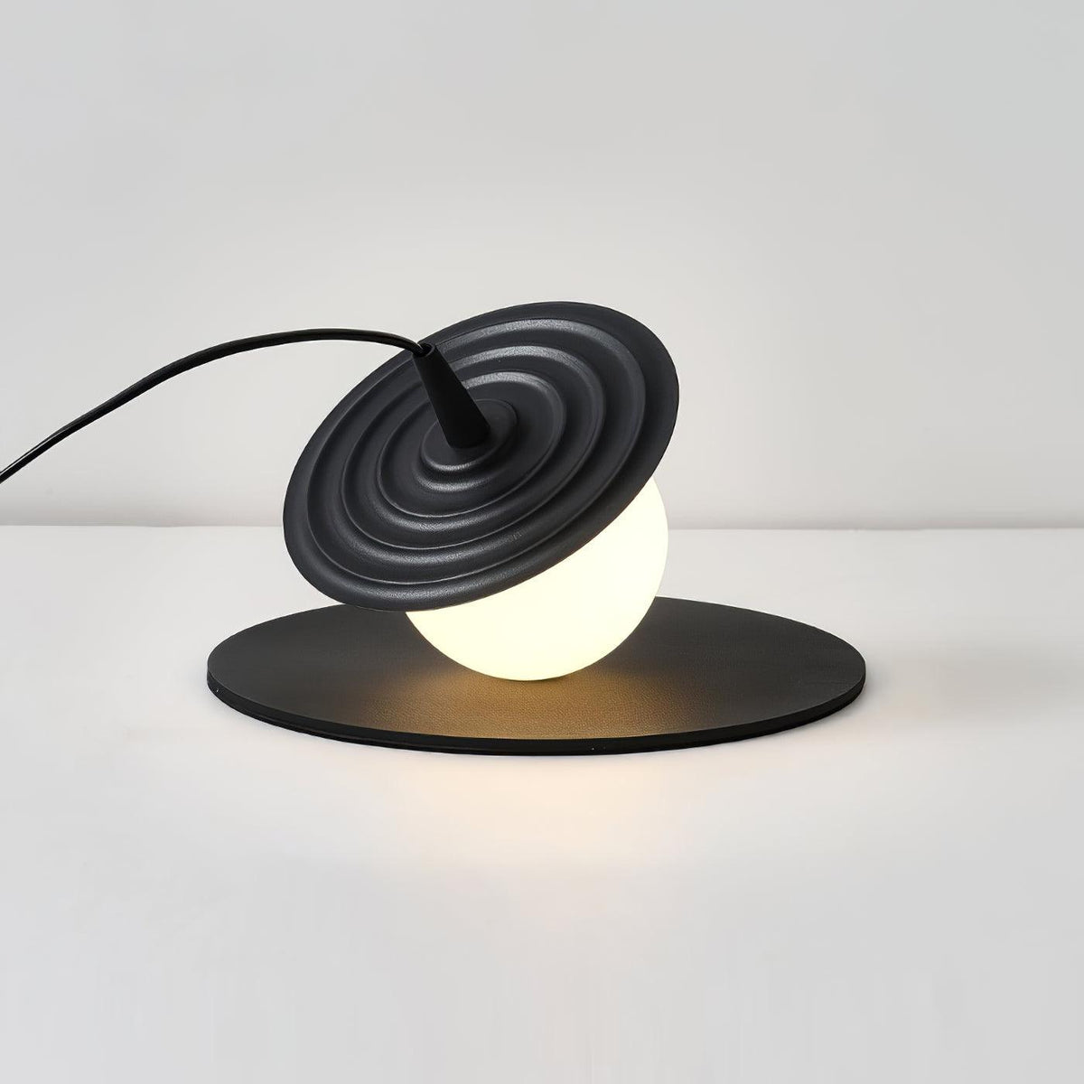 Cevenir lámpara de mesa Kinetic PE Rotomoulding