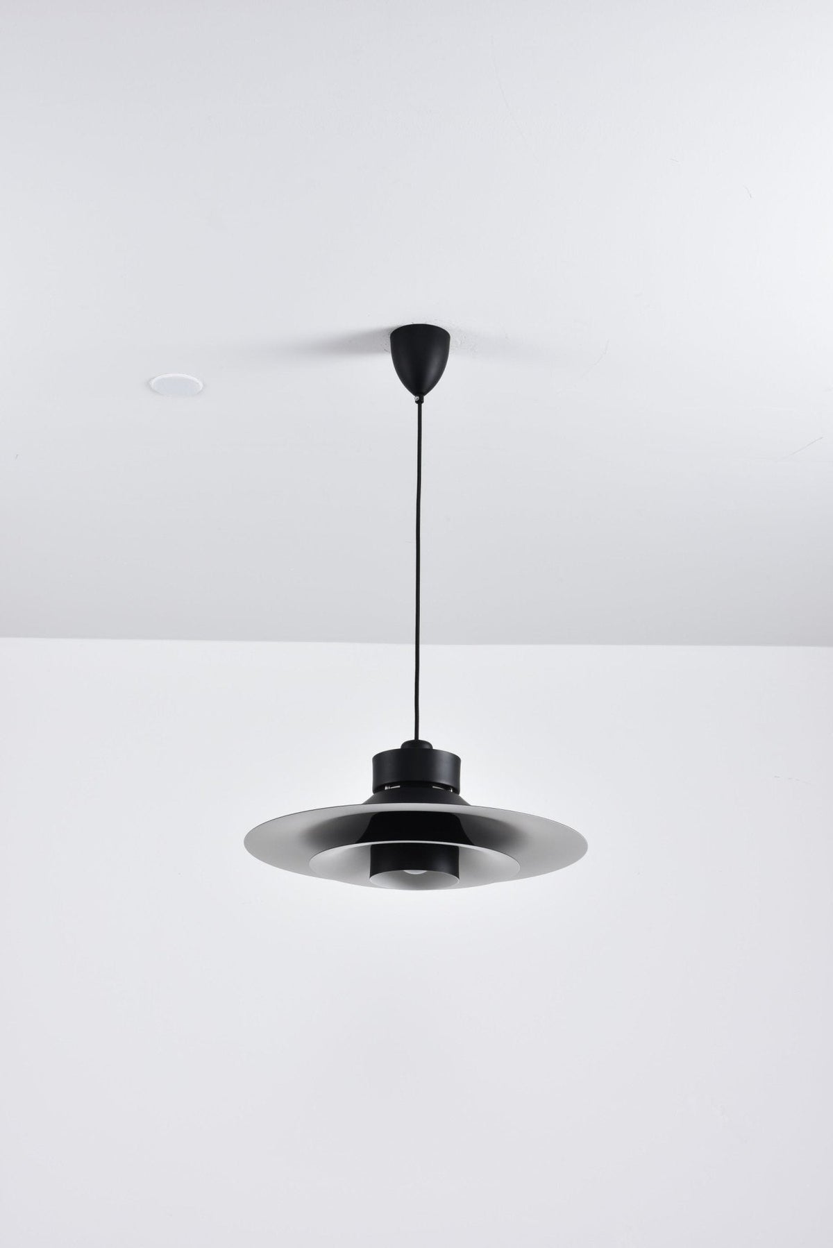 Rivivaya lámpara colgante minimalista