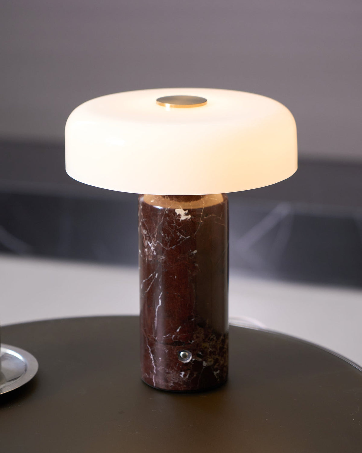 Ryvek lámpara de mesa moderna de mármol