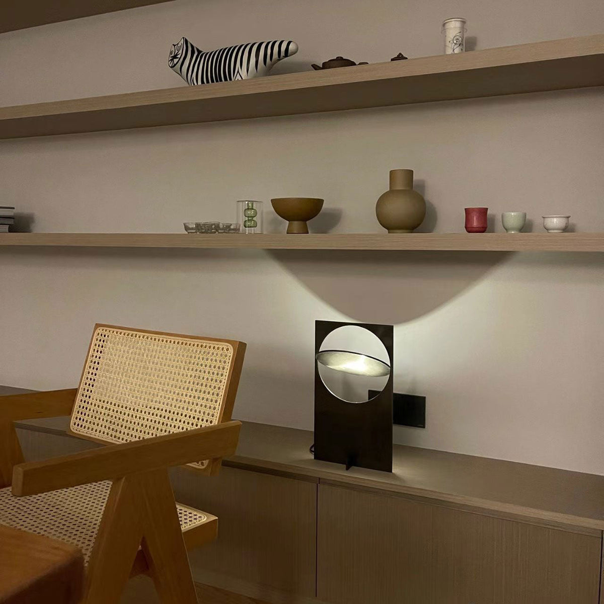 Dekle lámpara de mesa
