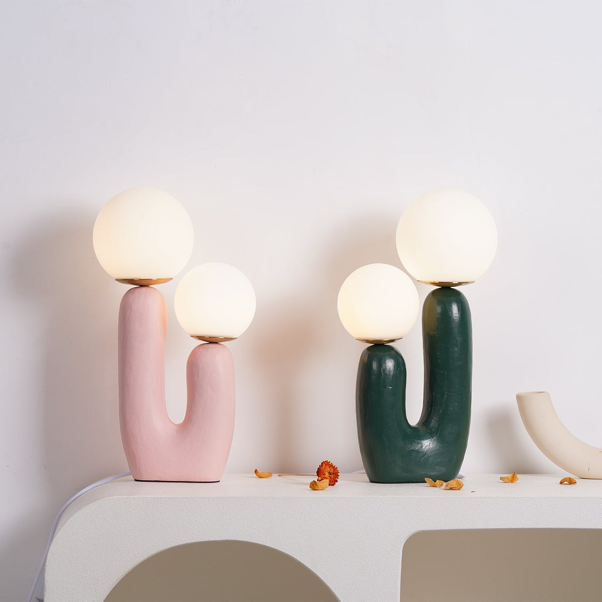 Elyrain lámpara de mesa artística de resina