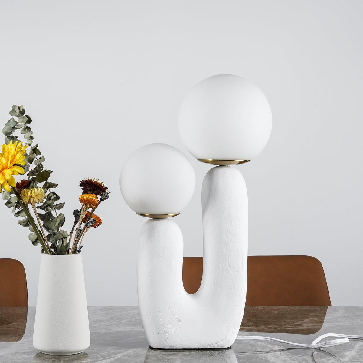 Elyrain lámpara de mesa artística de resina