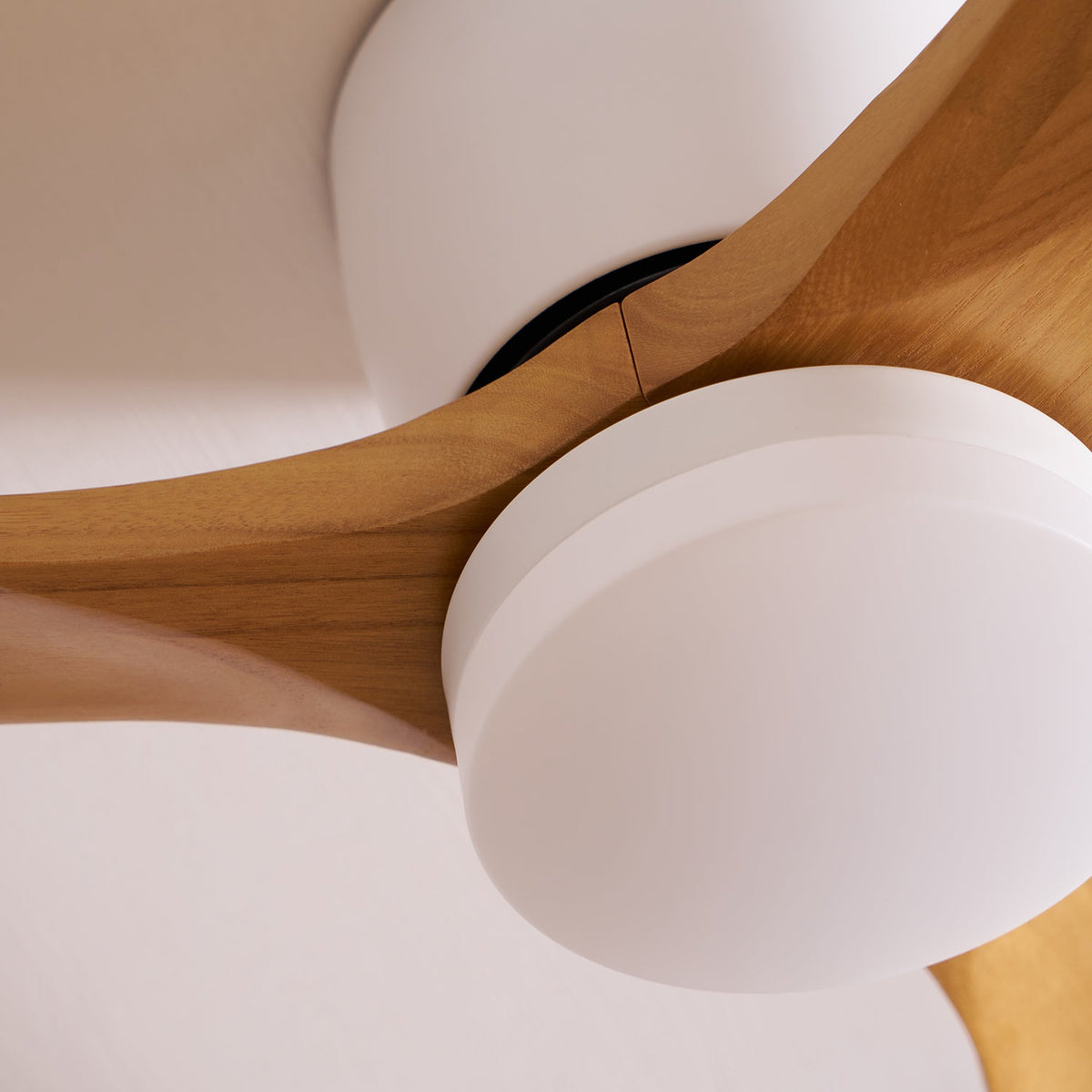Ventilador de Techo con Luz Ezra Nórdico de Madera