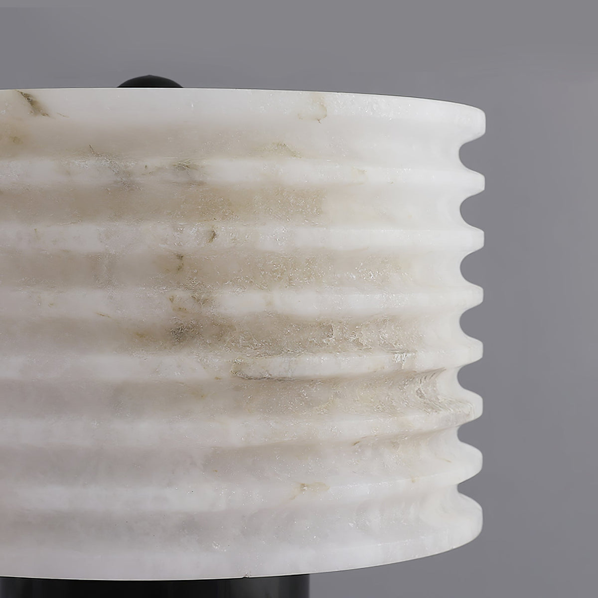 Elmarir lámpara de mesa Ribbed alabastro