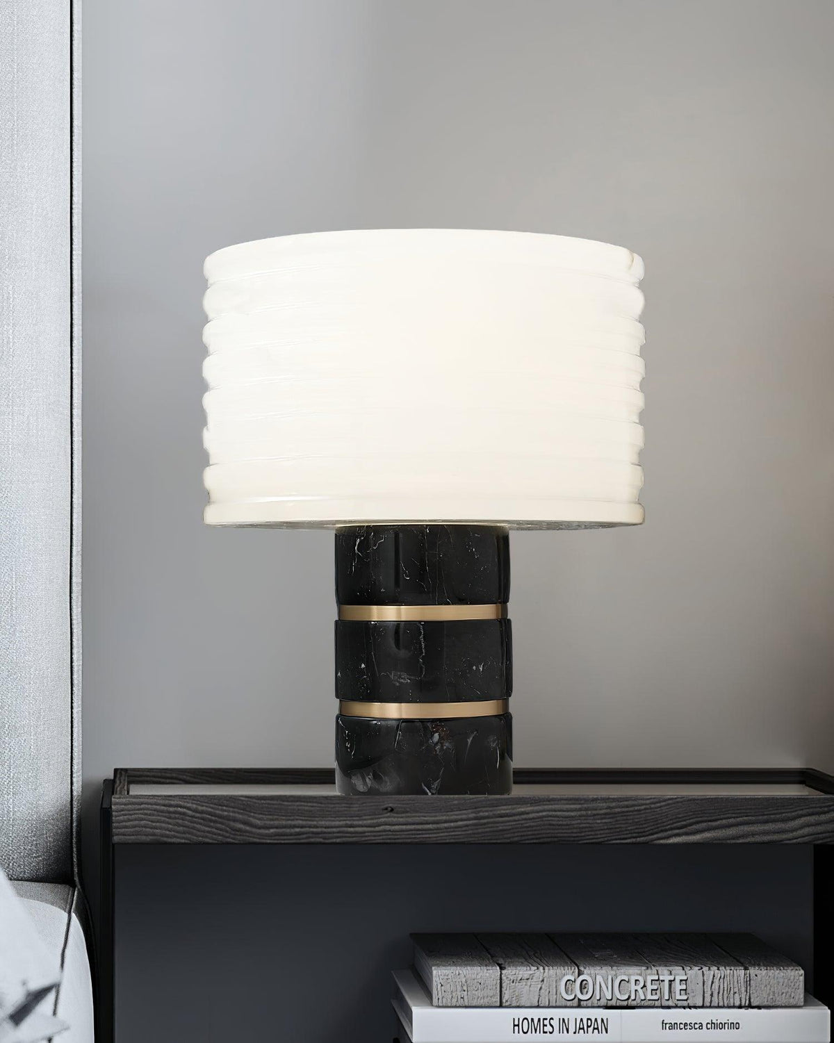 Elmarir lámpara de mesa Ribbed alabastro